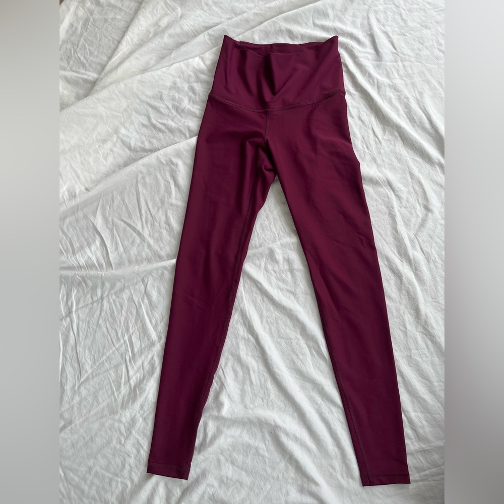 OLD NAVY FULL LENGTH LEGGINGS NEVER BEEN WORN WITH PHONE POCKET SIZE SMALL